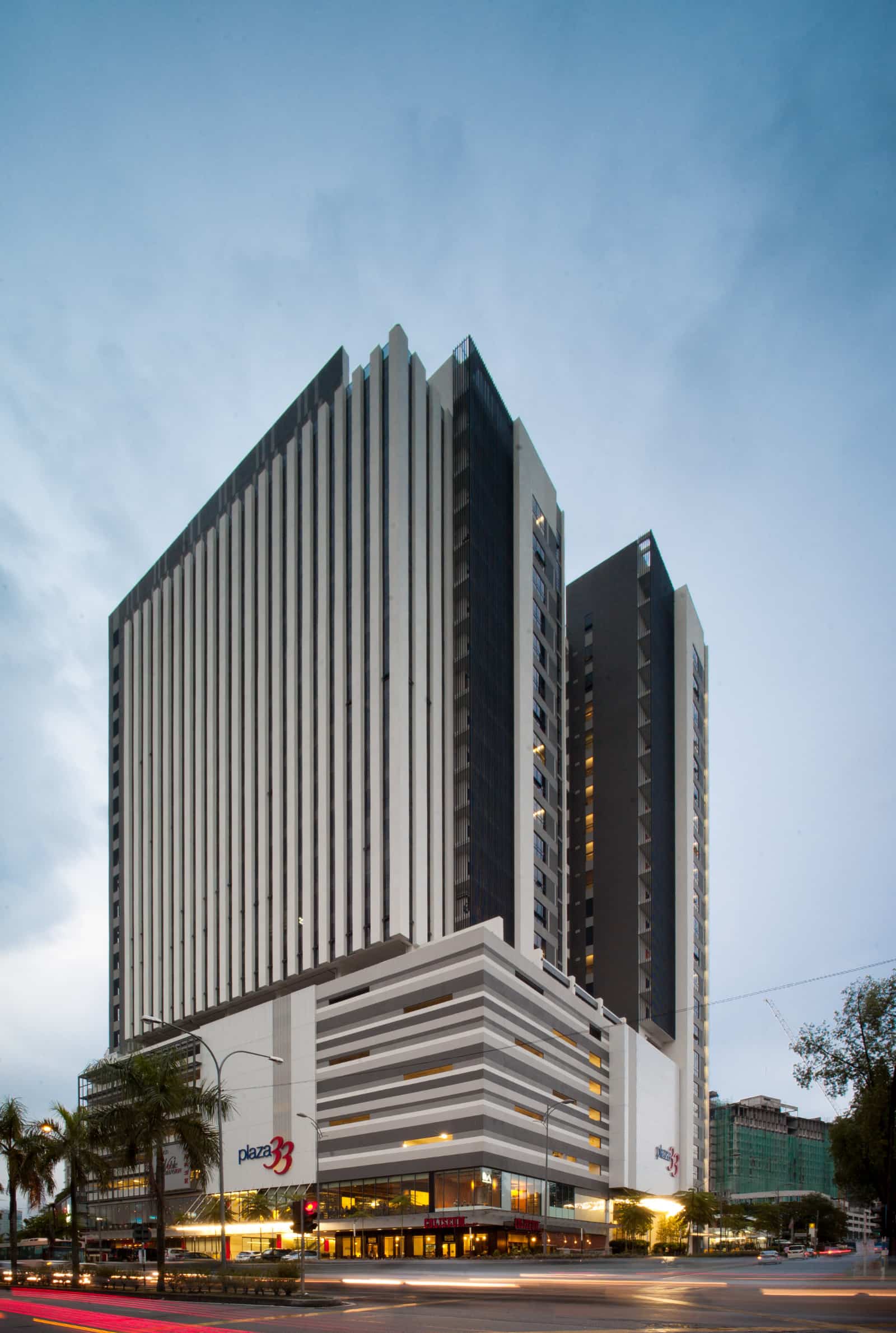 Plaza 33